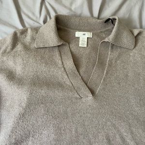 H&M Sweater with a collar size S